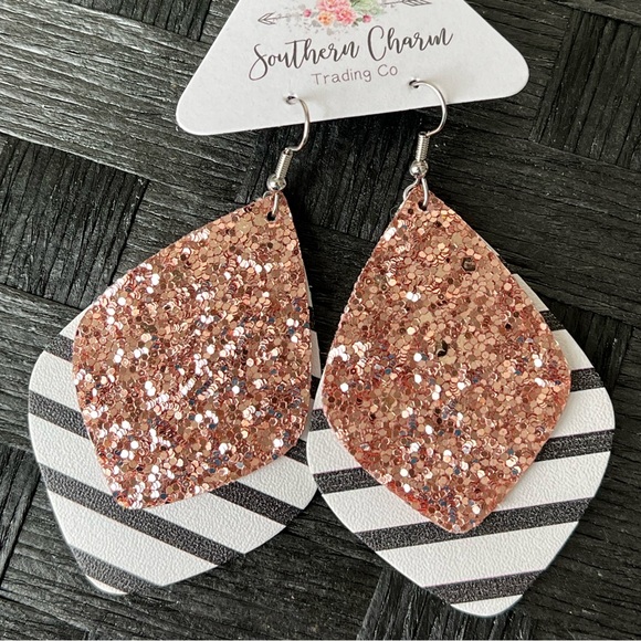 Southern Charm Earrings - Picture 3 of 5